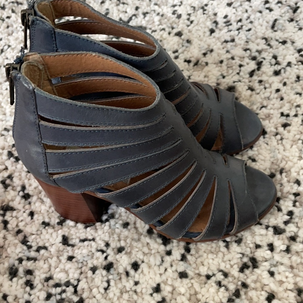Steve Madden block heel sandals
